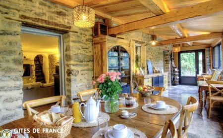 Chambres d'hôtes à Verdèse, Le Centre Corse, labellisées Gîtes de France : la salle à manger N ° Bed And Breakfast64521 Verdèse - Corse - Chambres d'hôtes à Verdèse, Le Centre Corse, labellisées Gîtes de France : la salle à manger