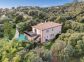 Chambre d'h&ocirc;tes &agrave; Calcatoggio, la c&ocirc;te ouest, en Corse du Sud, labellis&eacute; G&icirc;tes de France : la maison vue depuis un dr&ocirc;ne